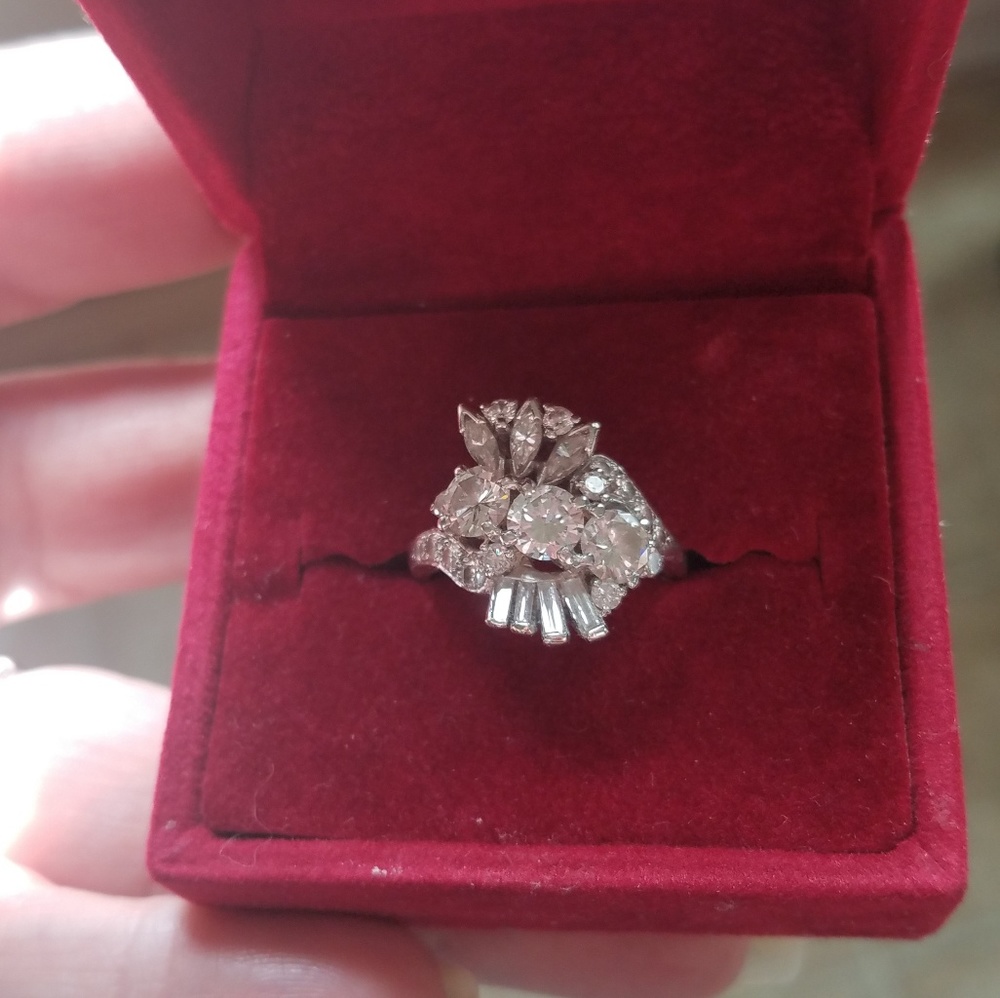 Vintage Platinum Diamond Engagement Ring - Picture 2 of 8